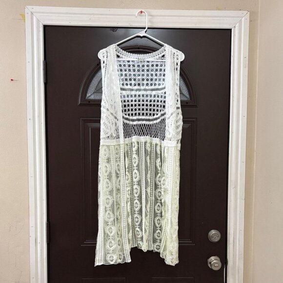 Elegant Lace Women’s Cardigan - Picture 1 of 6